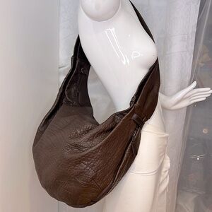 Bonwit Teller Large Sash Crossbody Shoulder Hobo Pebbled Leather Zipper Bag